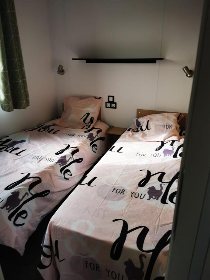 Mobil Home Neuf Camping L Ile Dor Plage St Raphael Avec Piscine Saint-Raphaël Exteriér fotografie