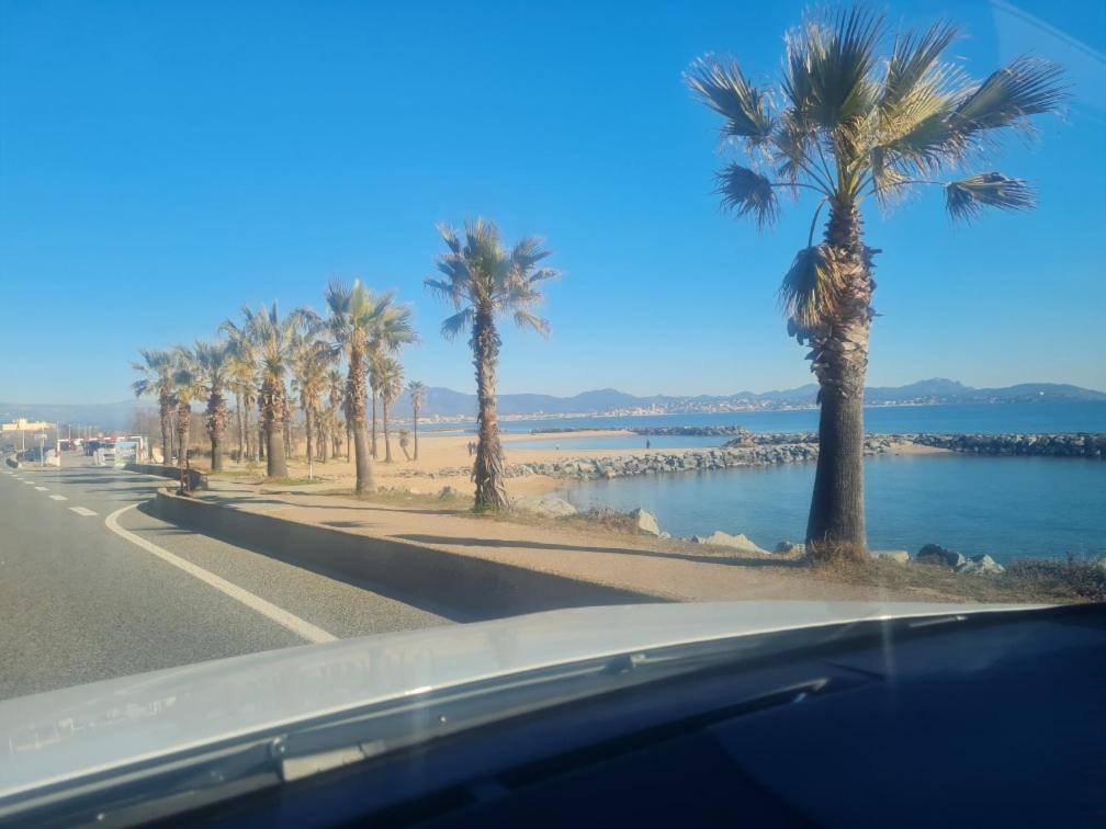 Mobil Home Neuf Camping L Ile Dor Plage St Raphael Avec Piscine Saint-Raphaël Exteriér fotografie